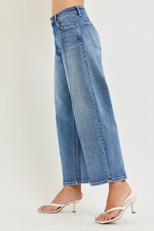 Cropped Baby Barrel Jean/ Seam Detail